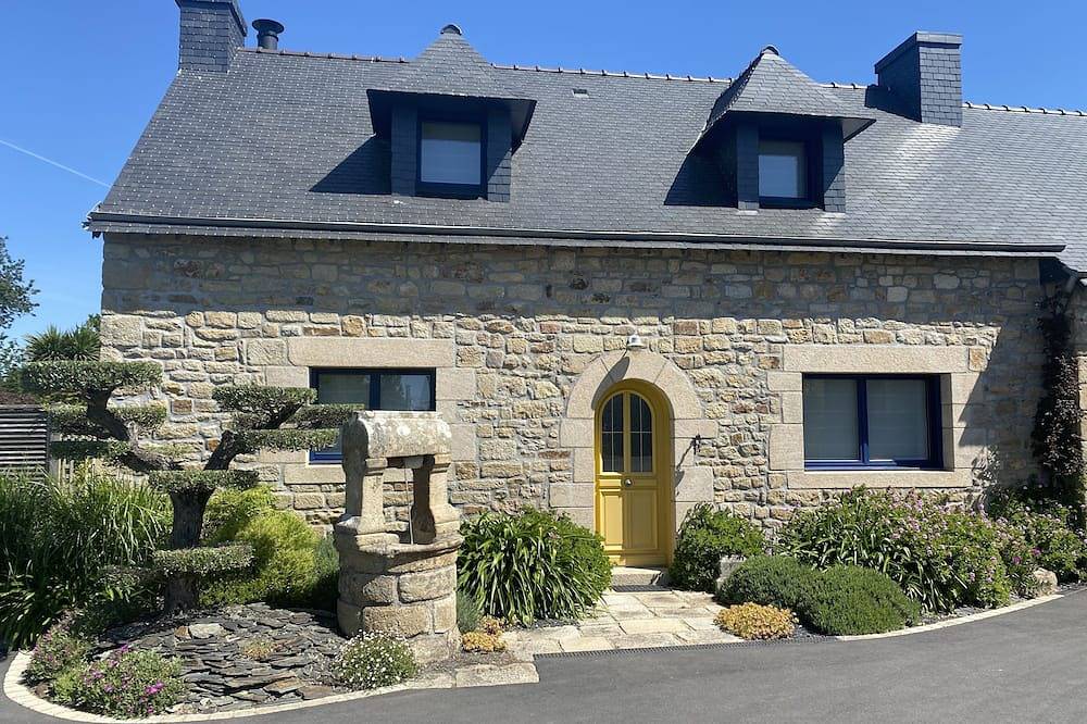 Charmante Maison en Pierre proche bord de mer à la campagne in Merlevenez, Côte des Mégalithes