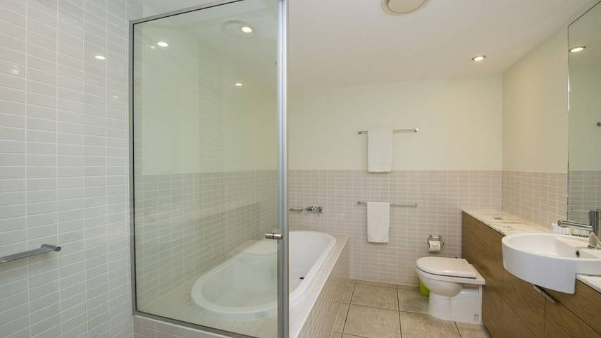 Holiday rental for 6 people, with garden and balcony as well as pool in Magnetic Island