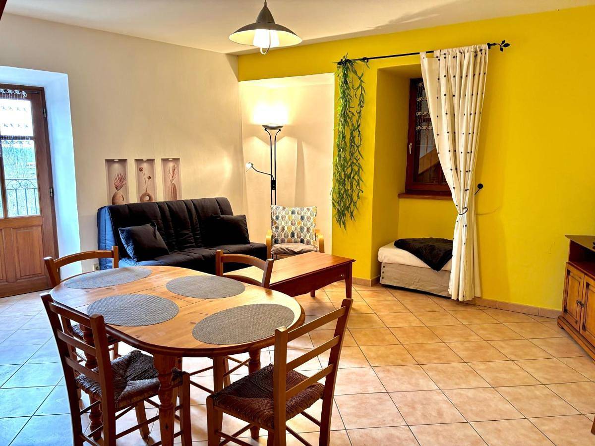 Two-Bedroom House in Aubignas, Privas (arrondissement)