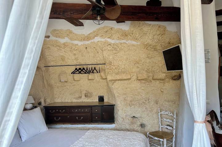 Cova L'Aljub in Bocairent, Province de Valence