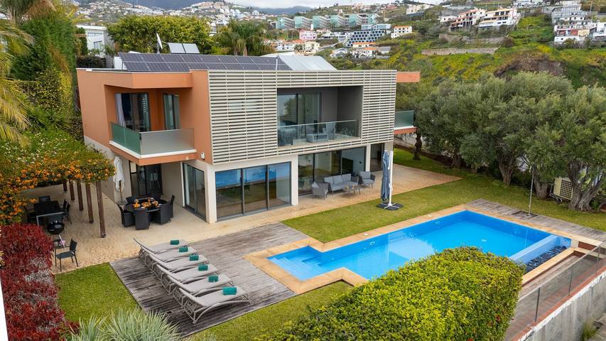 Ferienhaus für 8 Personen, mit Meerblick und Garten sowie Pool