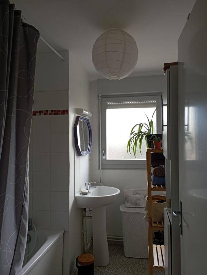 Appartement entier, At Home in Jeumont, Avesnes-sur-Helpe