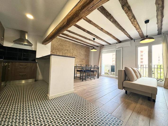 Apartamento de vacaciones para 10 personas, con Jacuzzi en Zaragoza