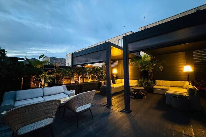 Vacation house for 7 people, with yard and balcony in Cambridge