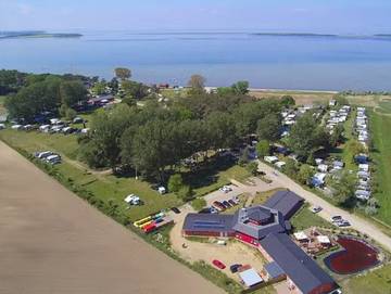 Ferienwohnung für 4 Personen, mit Terrasse und Garten sowie Seeblick, kinderfreundlich am Salzhaff