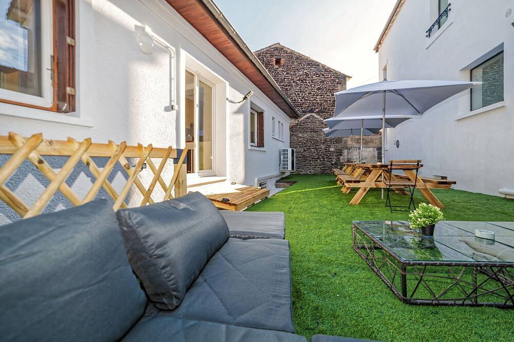 Apartamento entero, Grand Gite Proche Centre-ville Pour 24 Personnes in Clermont-Ferrand, Parque Natural Regional Volcans d'Auvergne