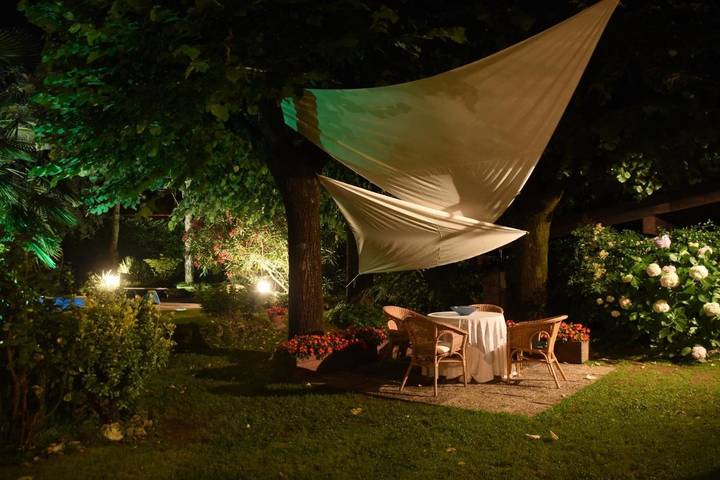 Location de vacances pour 2 personnes, avec vue ainsi que jardin et piscine à Maslianico - 2