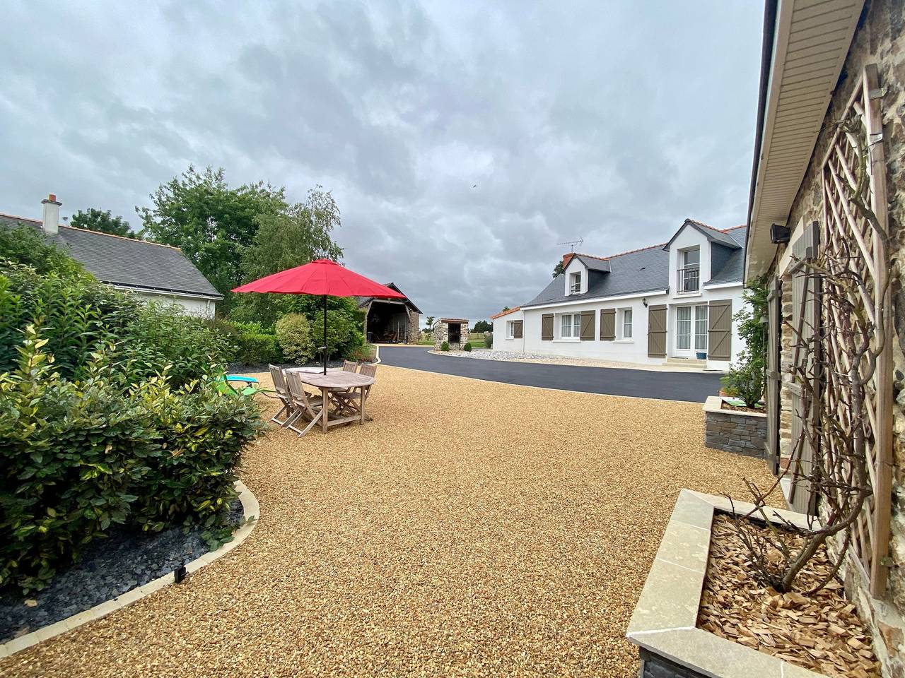 Gîte rénové au calme avec jardin, terrasse et accès à une plage aménagée in Mésanger, Vallée de la Loire