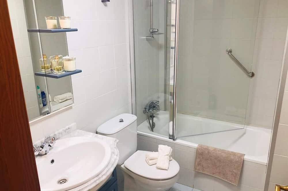 Beautiful townhouse with garden and cellar with fireplace. in Jaca, Spanish Pyrenees