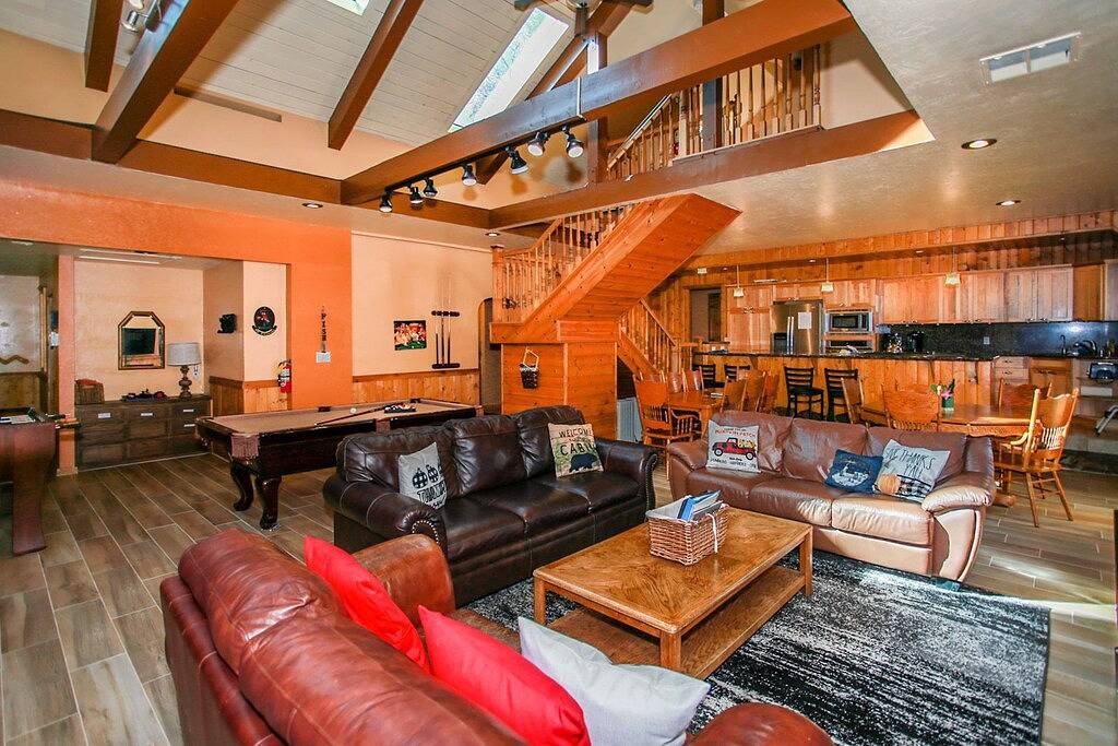 Bear Family Cabin - 5Br / 3Ba / Billardtisch / Kicker / Whirlpool / Wifi in Big Bear Lake, San Bernardino County
