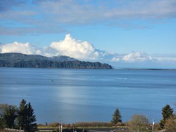 Vacation Home for 8 Guests in Bay City, Tillamook County, Picture 2