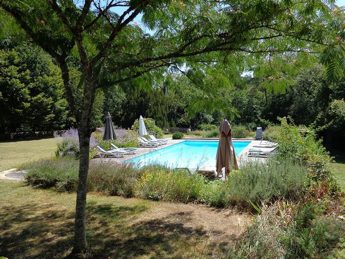 Gîte pour 3 personnes, avec piscine ainsi que terrasse et jardin à Cénac-et-Saint-Julien - 4