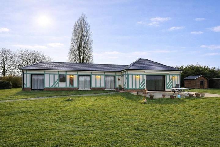 Location de vacances pour 6 personnes, avec jardin ainsi que sauna et vue dans Mesnil-en-Ouche