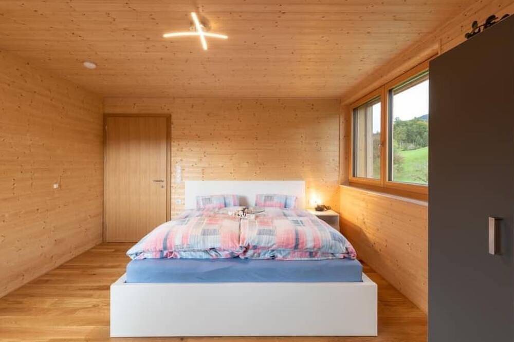 Ganze Wohnung, Ruhig mit einem herrlichen Blick auf die Berge. in Schwarzenberg, Bodensee-Vorarlberg
