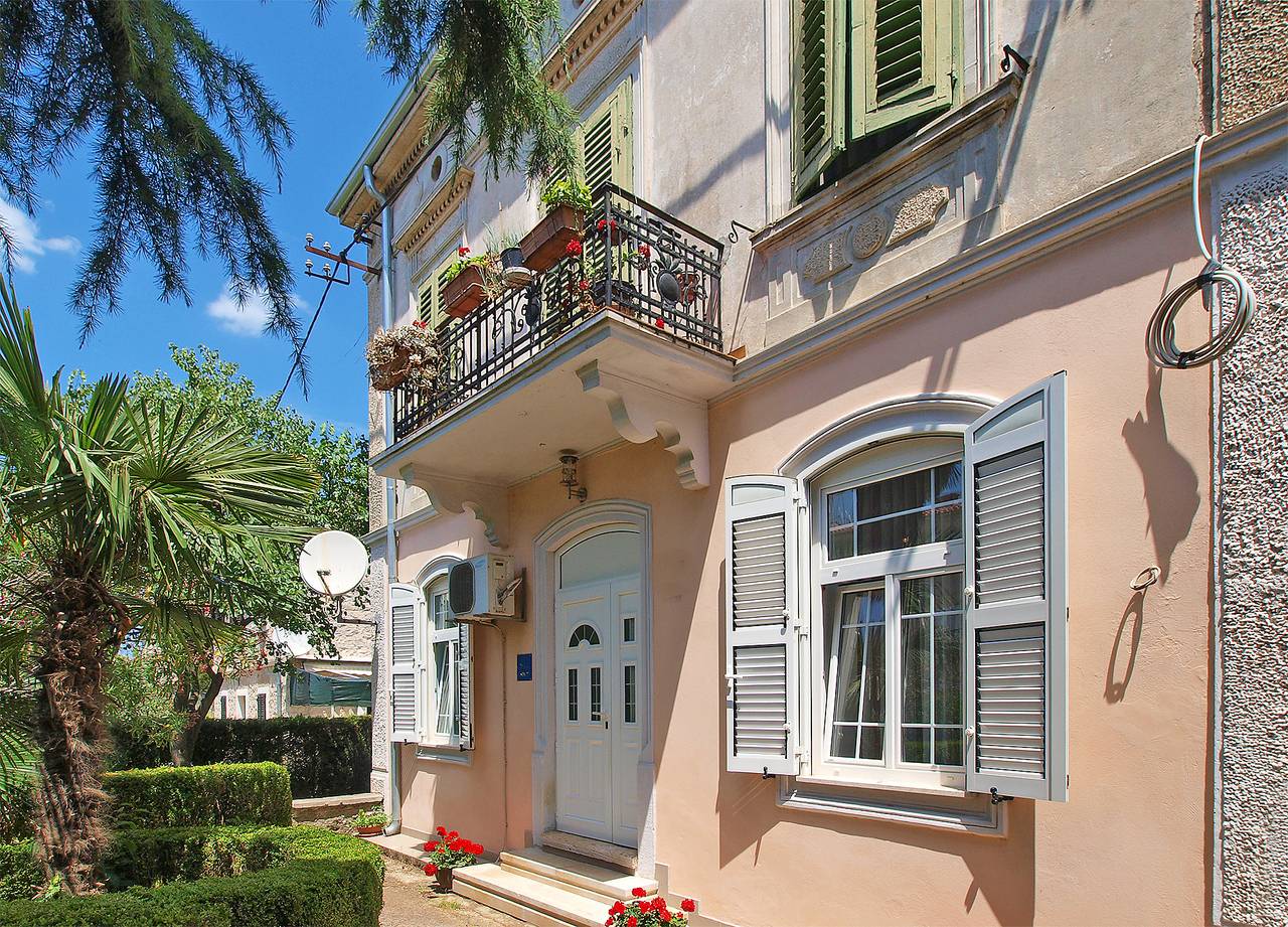 Apartamento entero, Apartamento de vacaciones para 2 personas con terraza in Fazana, Costa sur de Istria