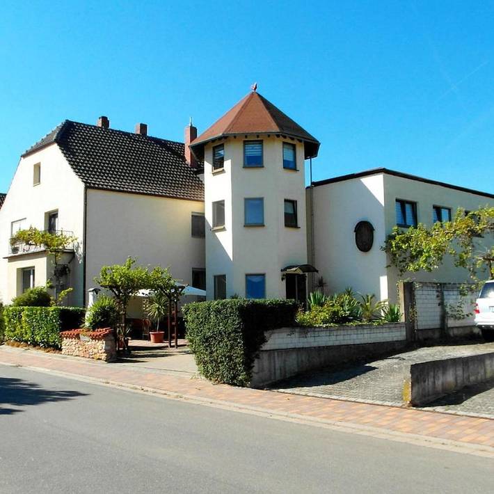 Ferienhaus für 8 Personen, mit Terrasse in Grünstadt