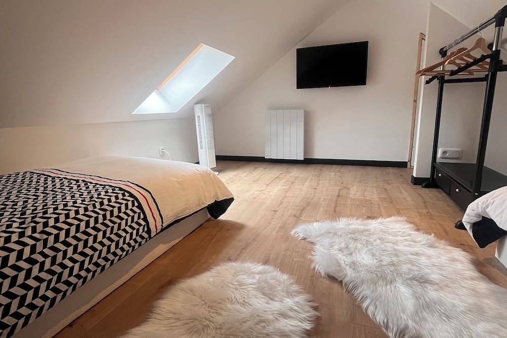 Entire apartment, Escape to the heart of Avranches near Mont Saint Michel in Avranches, Mont-Saint-Michel Bay