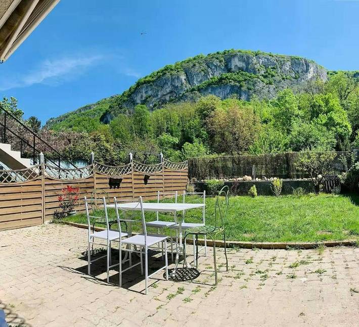 Appartement de vacances pour 4 personnes, avec terrasse et jardin, animaux acceptés