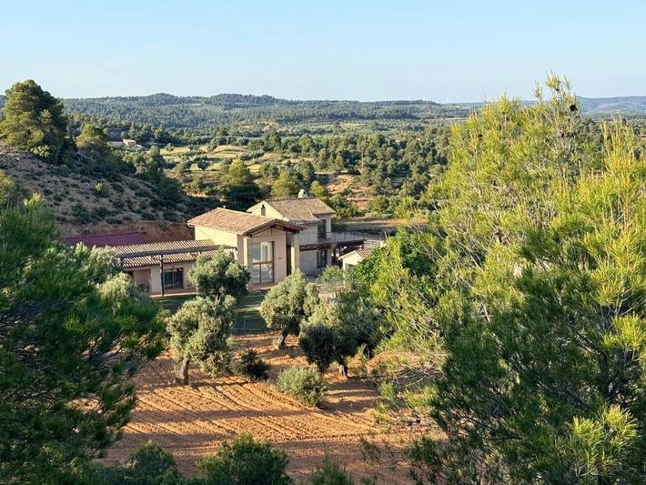 Chalet para 10 personas, con Balcón y Terraza además de Jardín y Piscina en Matarraña - 2