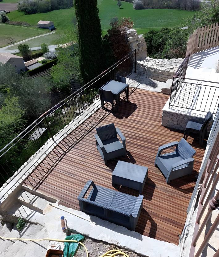 Studio entier, Studio « Les Restanques » : vue montagne, terrasse privée et Wi-Fi in Montbrun-les-Bains, Région de nyons