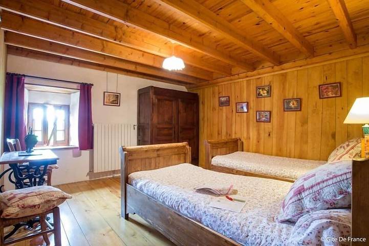 Location de vacances pour 6 personnes, avec jardin à Saint-Romain (Puy-de-Dôme) - 2