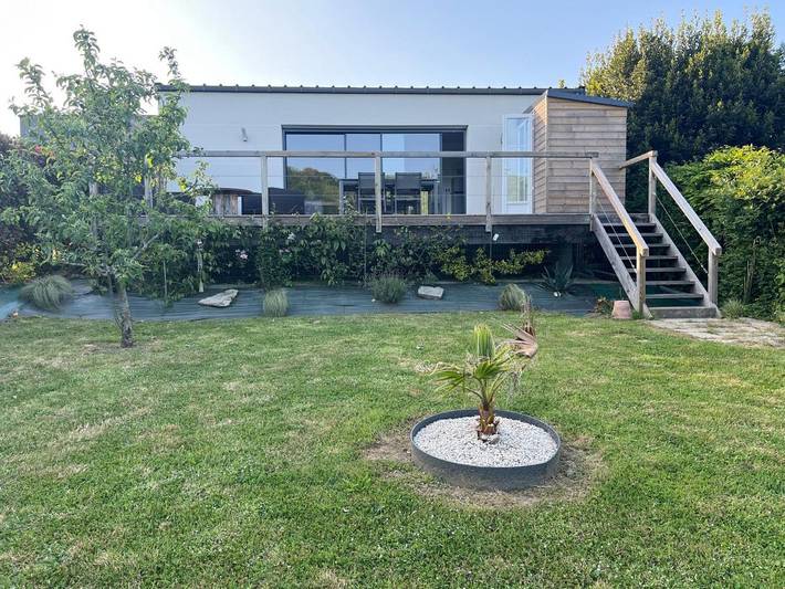 Location de vacances pour 4 personnes, avec vue ainsi que jardin et terrasse à Baguer-Pican - 3