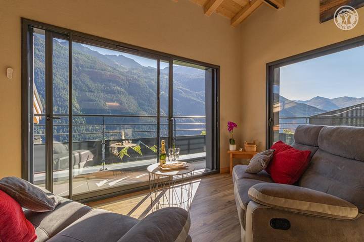 Gîte pour 5 personnes, avec terrasse ainsi que jacuzzi et sauna à Orelle - 2