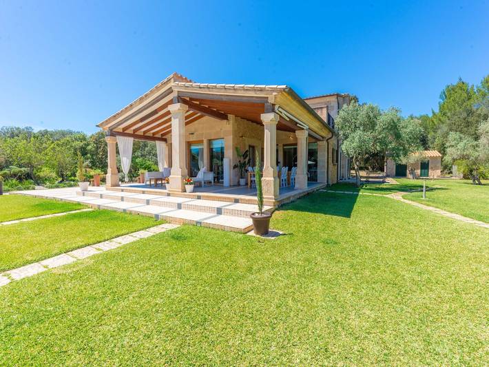 Villa für 8 Personen, mit Whirlpool und Garten sowie Pool und Terrasse in Pollença