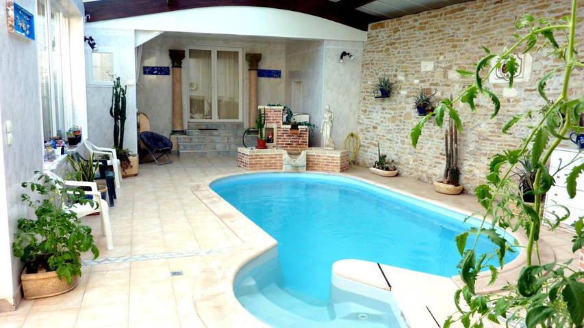 Chambre d’hôte pour 6 personnes, avec Terrasse et Jardin ainsi que Piscine et Vue