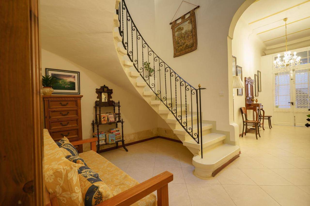Lantern Stay in Marsalforn, Zebbug