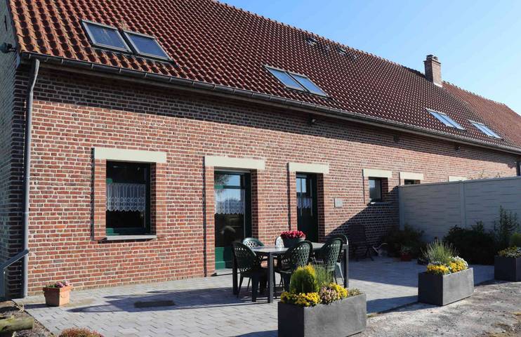 Gîte pour 10 personnes, avec terrasse et jardin