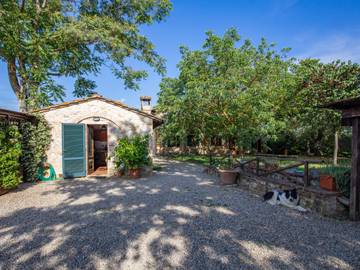 Gîte pour 4 personnes, avec jardin ainsi que vue et terrasse, animaux acceptés à Colle di Val d'Elsa