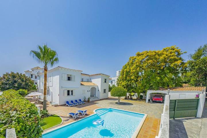 Villa for 14 people, with garden and terrace in La Cala de Mijas Centre