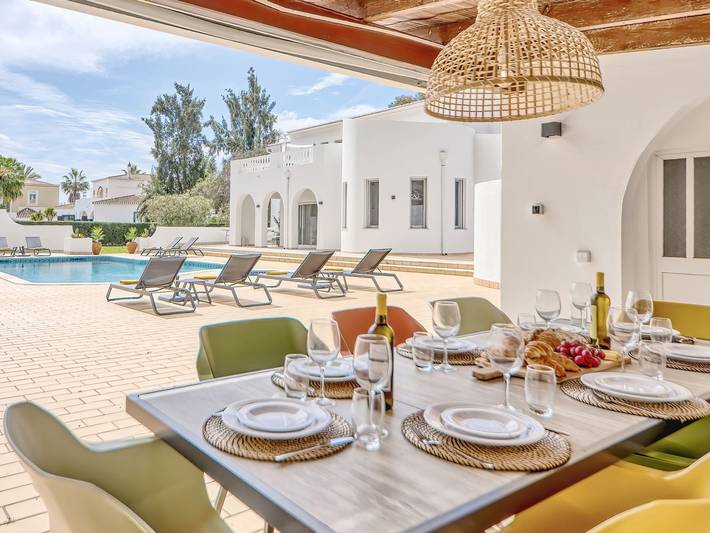 Ferienhaus für 10 Personen, mit Terrasse und Garten in Alvor - 3