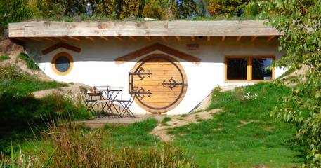 Gîte pour 6 personnes, avec terrasse et sauna ainsi que jardin et vue sur le lac à Condat-en-Combraille