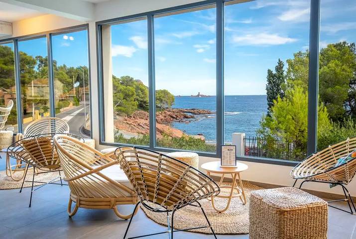 Hôtel pour 2 personnes, animaux acceptés dans Boulouris - 2