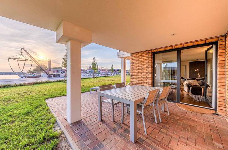 Ferienwohnung für 6 Personen, mit Terrasse und Sauna sowie Seeblick