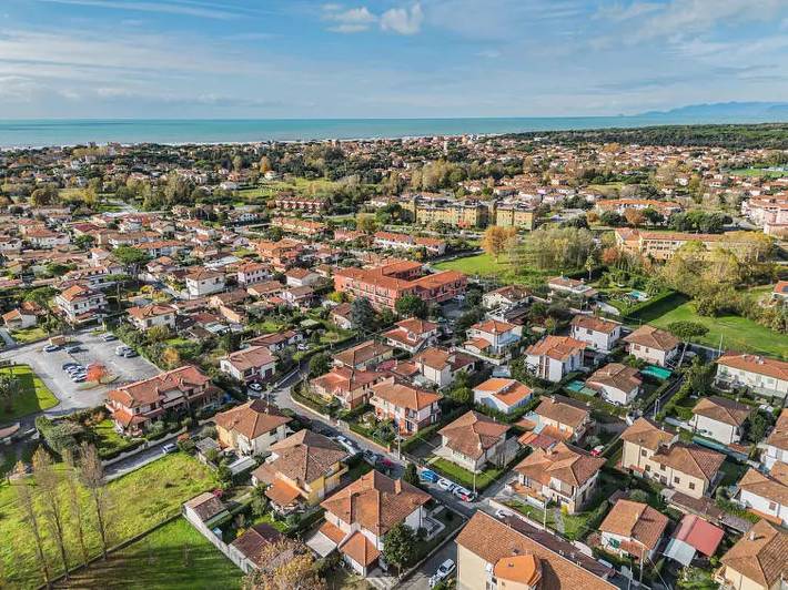 Villa per 7 persone, con giardino a Marina di Pietrasanta