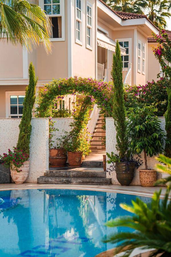 Hotel for 2 people, with garden and pool - 1