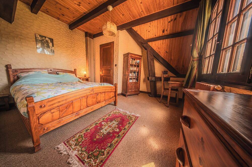 Gite du Puy la Besse - sleeps 11 - Corrèze Ussel in Ussel, Ussel region