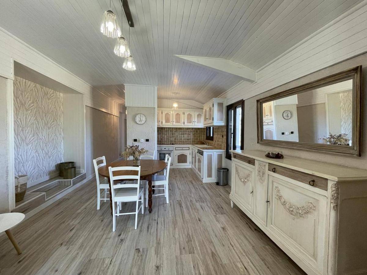 Appartement entier, Appartement de vacances pour 2 personnes avec piscine in Asson, Béarn