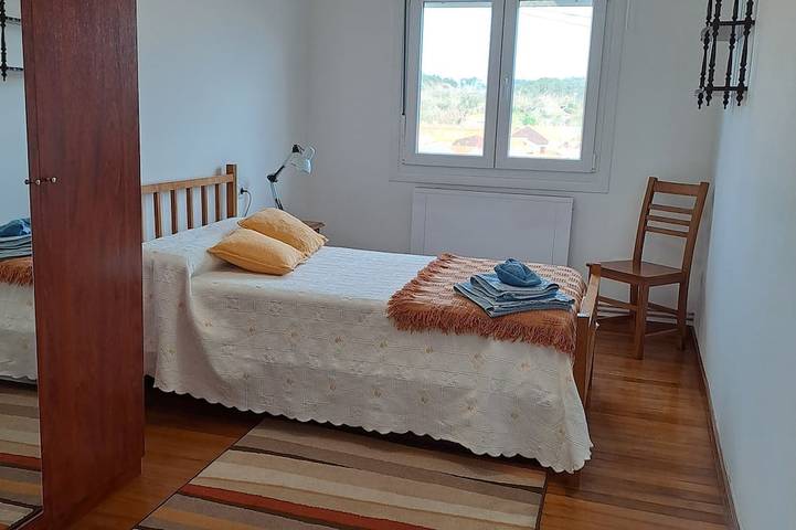 Ganze Wohnung, Torre Plaza 5. A spacious apartment in Boiro, beaches and terraces. in Boiro, Rías Baixas