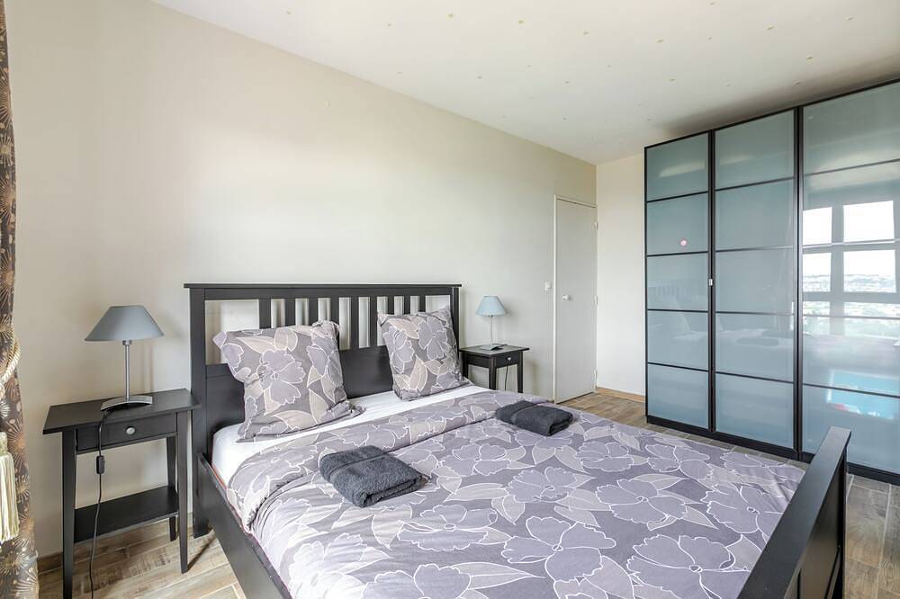 Apartamento entero, Apartment overlooking the Eiffel Tower between Paris and Disneyland in Noisy-le-Grand, Sena-Saint Denis