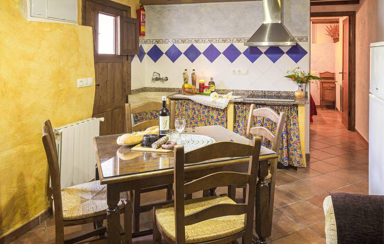 Charming 2-Bedroom Apartment with Pool & Terrace, 2km from Laroya Center in Laroya, Almería Province