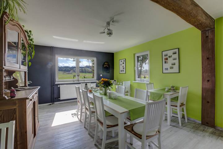 Hotel Spatzennest Vogelsberg - Doppelzimmer Haupthaus mit 20 qm, max. für 2 Personen in Herbstein, Vogelsberg Region