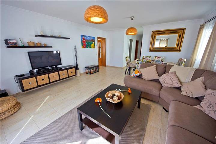 Villa pour 7 personnes, avec piscine et jardin ainsi que balcon et vue sur l’océan à Puerto del Carmen - 3