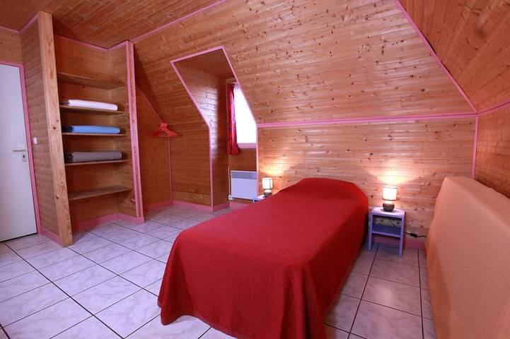 Location de vacances pour 10 personnes, avec jardin ainsi que piscine et jacuzzi à Hautefort - 2