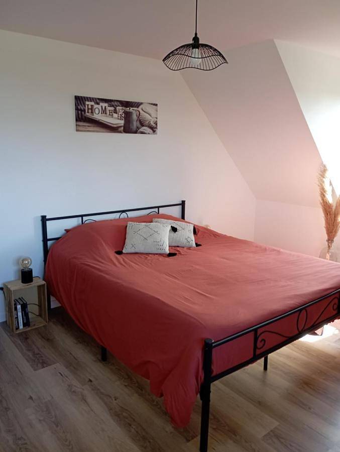 Double Room with Private Bathroom in Bordeaux-Saint-Clair, Région du Havre