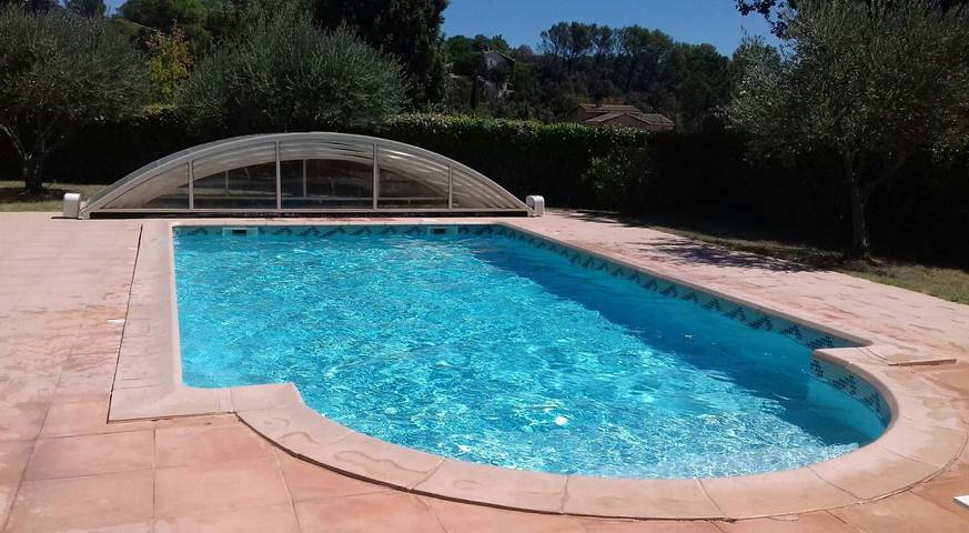 Villa pour 10 personnes, avec terrasse ainsi que jardin et piscine dans le Gard - 2