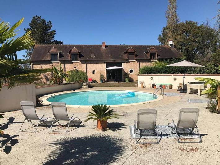 Chambre d’hôte pour 2 personnes, avec terrasse et vue ainsi que jardin et piscine